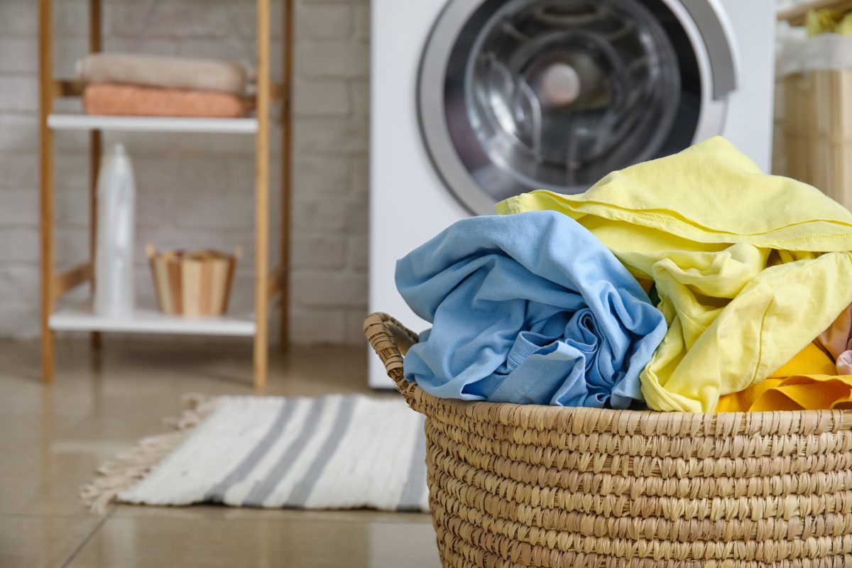Erros comuns que deve evitar na hora de lavar a roupa