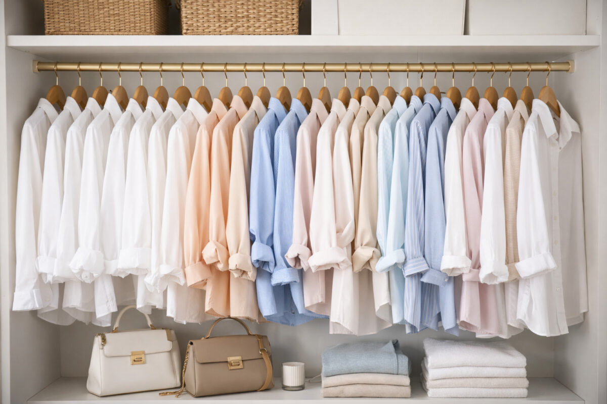 Tenha sempre uma camisa branca no seu guarda roupa