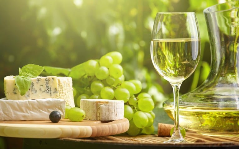 Sabe a que temperatura deve servir os vinhos no verão?
