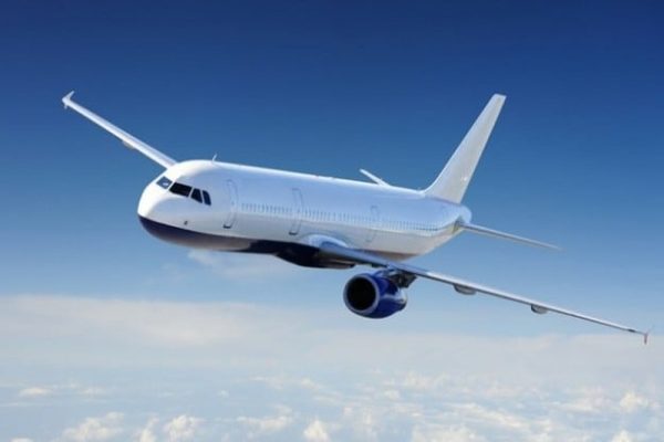 13 Artigos essenciais para longas viagens de avião