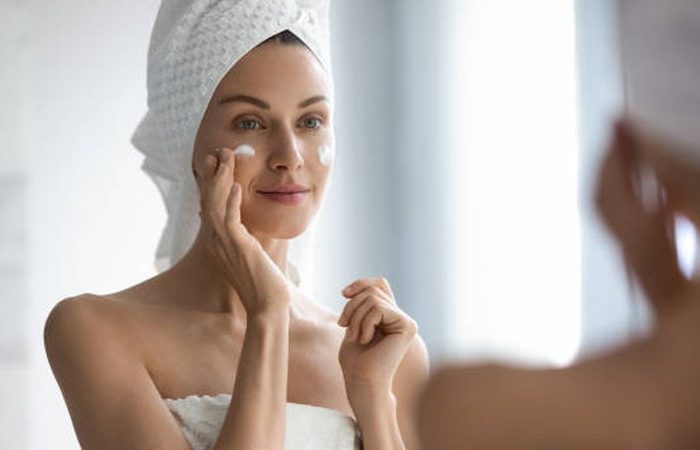 Como limpar bem o rosto em apenas 2 minutos