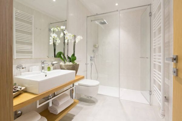 5 Dicas de como substituir a sua banheira por uma base de duche