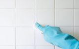 Como limpar juntas de azulejo