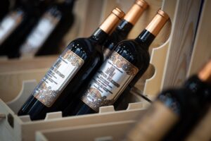 Por que a Garrafa de Vinho Tem 75 cl? História, Tradição e Razões