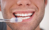 Como Clarear os Dentes Naturalmente em Casa (e o Que Evitar)