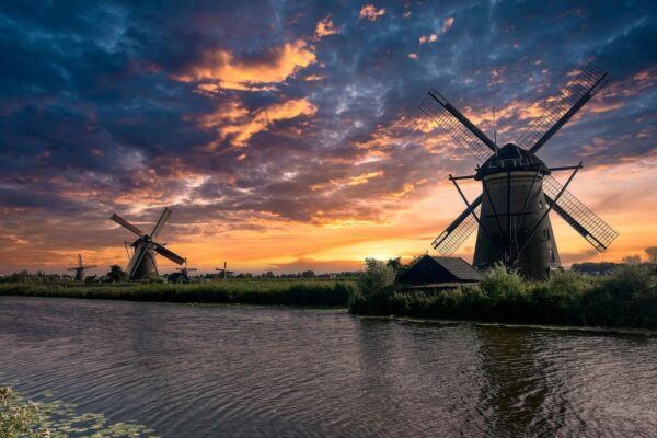 Trabalhos Temporários na Holanda com Alojamento: Opções para Trabalhar e Viajar em Noticias Trabalhos Temporários na Holanda com Alojamento: Opções para Trabalhar e Viajar