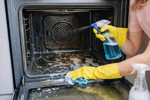 Forno Limpo: Dicas Exclusivas para uma Limpeza Fácil e Perfeita em Beleza Forno Limpo: Dicas Exclusivas para uma Limpeza Fácil e Perfeita